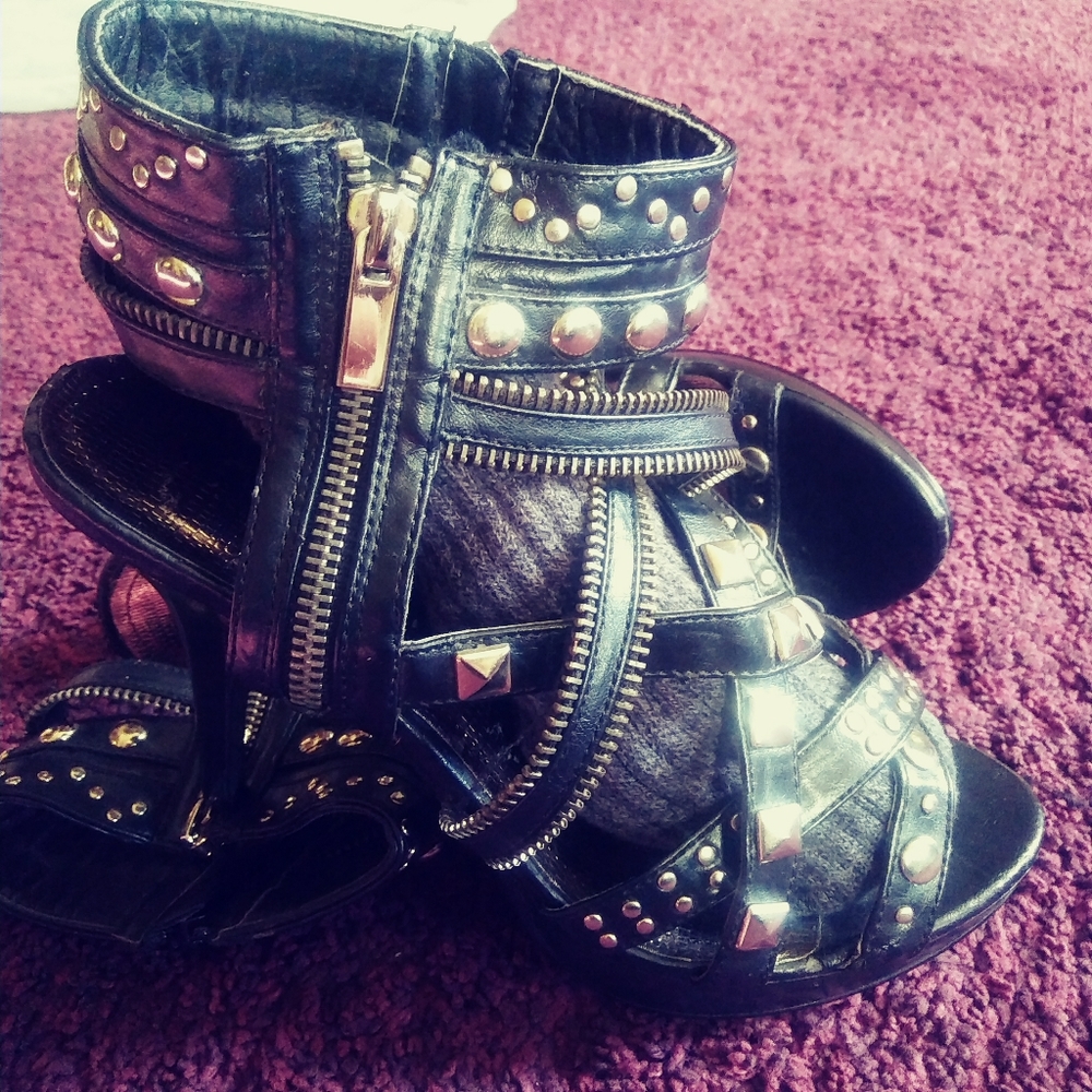 NWT Dollhouse high heels